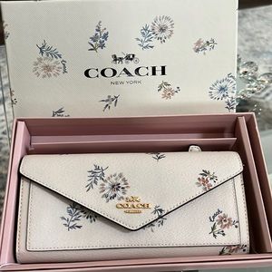 COACH BOXED SLIM ENVELOPE WALLET WITH CHAIN WITH DANDELION FLORAL PRINT